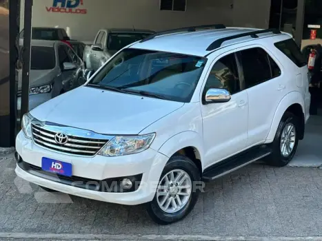 Toyota HILUX SW4 4X2SR 4 portas