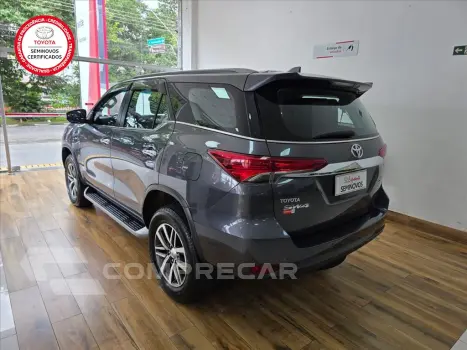 HILUX SW4 2.8 SRX 4X4 7 LUGARES 16V TURBO INTERCO