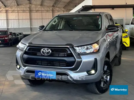 Toyota HILUX 2.8 D-4D TURBO DIESEL CD SR 4X4 AUTOMÁTICO 4 portas