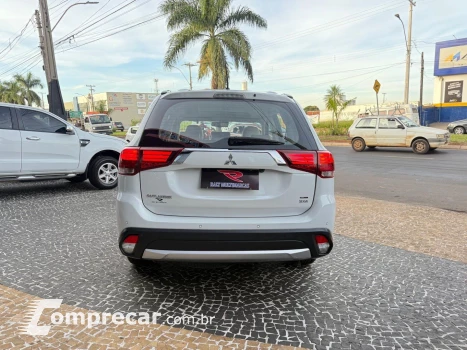 OUTLANDER 2.2 MIVEC DI-D DIESEL HPE-S AWD AUTOMÁTICO