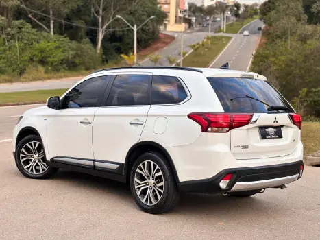 Outlander GT 4WD 3.0 V6 (Aut)