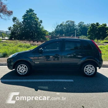 FIESTA 1.6 MPI Class Hatch 8V