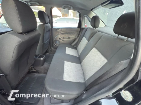 FIESTA 1.6 MPI Class Sedan 8V