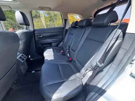 Outlander 3.0 HPE-S 4WD CVT