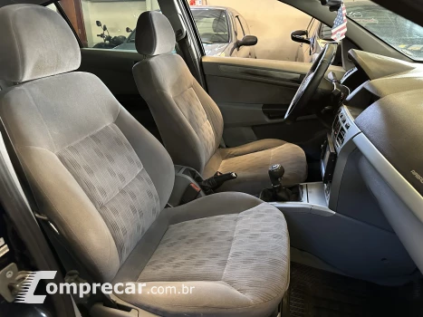 VECTRA 2.0 MPFI Elegance 8V