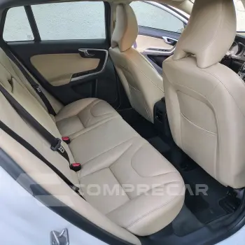 V60 2.0 T4 Momentum