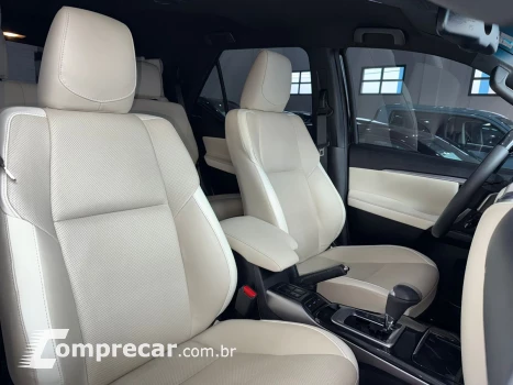HILUX SW4 2.8 SRX Diamond 4X4 7 Lugares 16V Turbo Intercoole