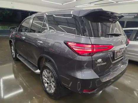 HILUX SW4 2.8 D-4d Turbo SRX 7L 4X4