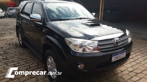 Toyota HILUX SW4 3.0 SRV 4X4 7 Lugares 16V Turbo Intercooler 4 portas