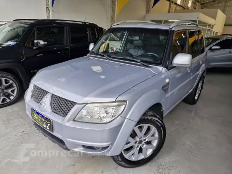 Mitsubishi PAJERO TR4 2.0 4X2 16V 140CV FLEX 4P AUTOMÁTICO 4 portas