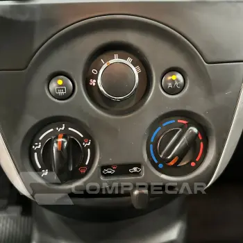 VERSA SV 1.6 16V FlexStart 4p Aut.