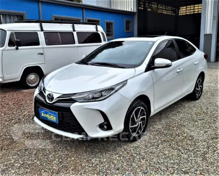 Toyota Yaris Sedan 1.5 16V 4P FLEX XLS CONNECT MULTIDRIVE AUTOMÁTIC 4 portas