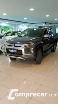 Mitsubishi L200 TRITON 2.4 16V Turbo Sport Hpe-s CD 4X4 4 portas