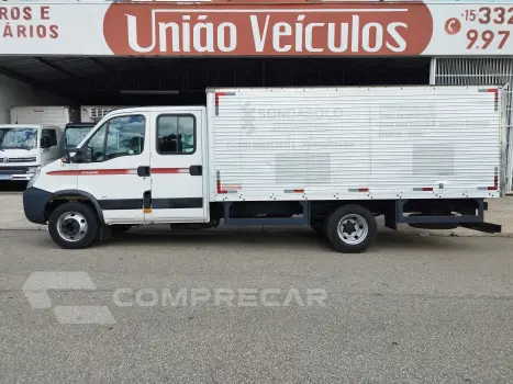 IVECO Daily 70c16 Massimo 7 Lugares + Baú 4 portas