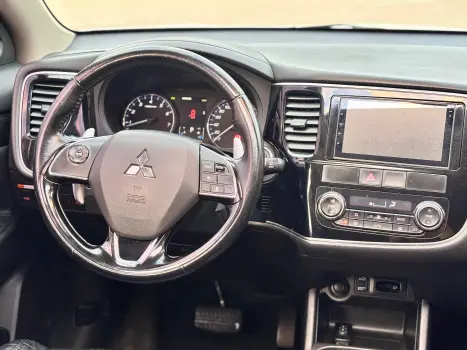 Outlander GT 4WD 3.0 V6 (Aut)