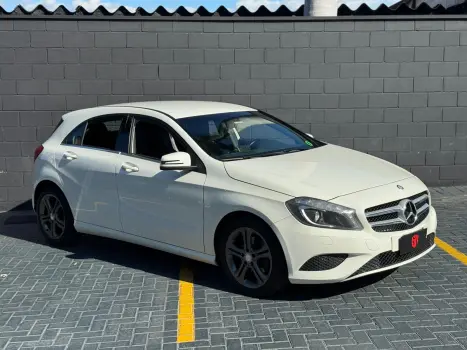 Mercedes-Benz A 200 1.6 Turbo 16V 4 portas