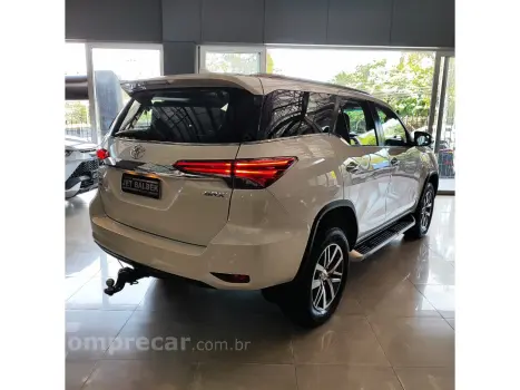 HILUX SW4 2.8 SRX 4X4 16V TURBO INTERCOOLER DIESEL 4P AUTOMÁ