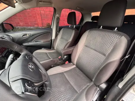 ETIOS 1.5 XS SEDAN 16V FLEX 4P AUTOMÁTICO