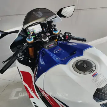 CBR 1000 RR-R FIREBLADE