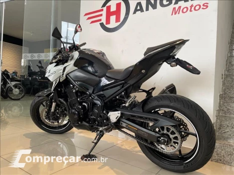 Z900