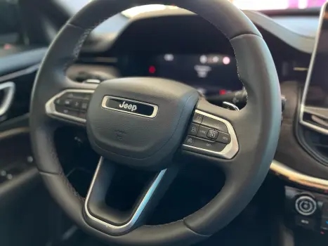 COMMANDER 1.3 T270 TURBO FLEX OVERLAND AT6