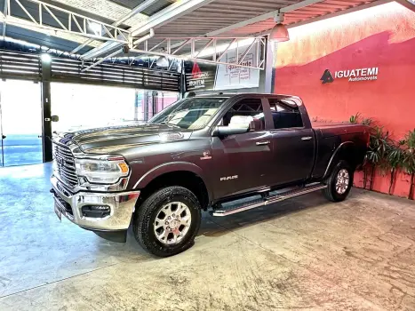 RAM 3500 6.7 I6 TURBO DIESEL LARAMIE CD 4X4 AUTOMÁTICO 4 portas