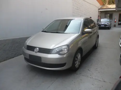 Volkswagen POLO SEDAN 1.6 i motion MI Comfortline 8V 4 portas
