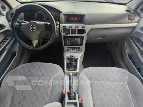 VECTRA 2.0 MPFI ELEGANCE 8V FLEX 4P MANUAL