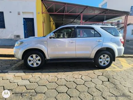 Hilux SW4 SRV D4-D 4x4 3.0 TDI Dies. Aut