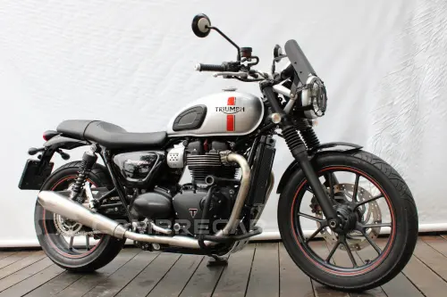 TRIUMPH STREET TWIN