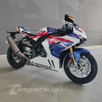 CBR 1000 RR-R FIREBLADE