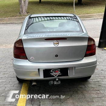 CORSA 1.4 MPFI Premium Sedan 8V