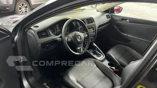 Jetta 2.0 4P FLEX AUTOMÁTICO