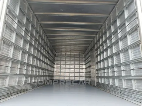 Constellation 17.190 + Baú Randon