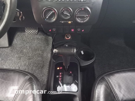 New Beetle 2.0 Mi 8V Gasolina 2P Automático