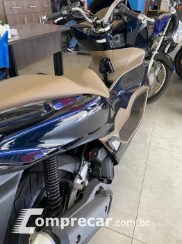 PCX 160 DLX