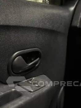 Logan Authentique 1.0 12V SCe (Flex)