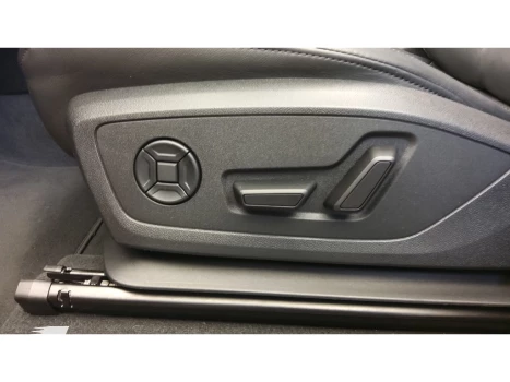 Audi Q3 2.0 40 TFSI GASOLINA SPORTBACK PERFORMANCE QUATTRO TIPTRO 4 portas