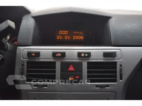 VECTRA SEDAN - 2.0 MPFI ELEGANCE 8V 4P MANUAL