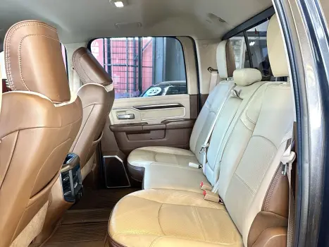 3500 6.7 I6 TURBO DIESEL LARAMIE CD 4X4 AUTOMÁTICO