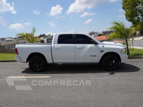 CLASSIC 5.7 V8 GASOLINA LARAMIE NIGHT EDITION CD 4X4 AUTOMÁT