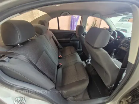 POLO SEDAN 2.0 MI Comfortline 8V
