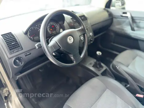 POLO SEDAN 1.6 MI 8V
