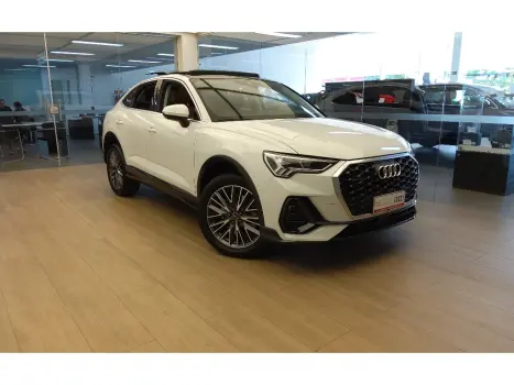 Audi Q3 2.0 40 TFSI GASOLINA SPORTBACK PERFORMANCE QUATTRO TIPTRO 5 portas