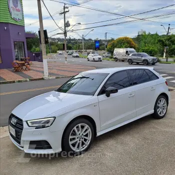 Audi A3 1.4 TFSI Sportback Prestige Plus 4 portas