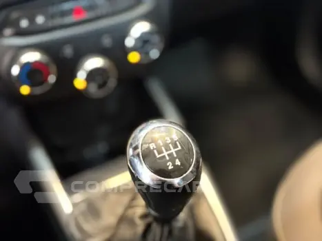 PRISMA - 1.4 MPFI LT 8V 4P MANUAL