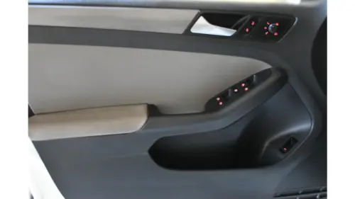 JETTA - 2.0 COMFORTLINE 4P MANUAL