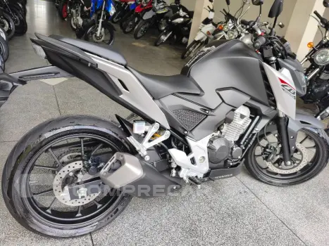 CB 300F Twister Flex