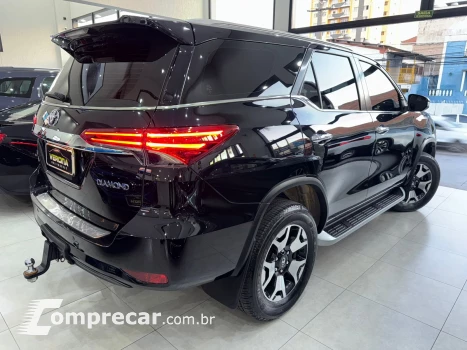 HILUX SW4 2.8 D-4d Turbo Diamond 7L