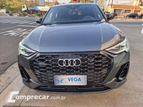 Q3 2.0 40 TFSI Sportback Performance Black Quattro